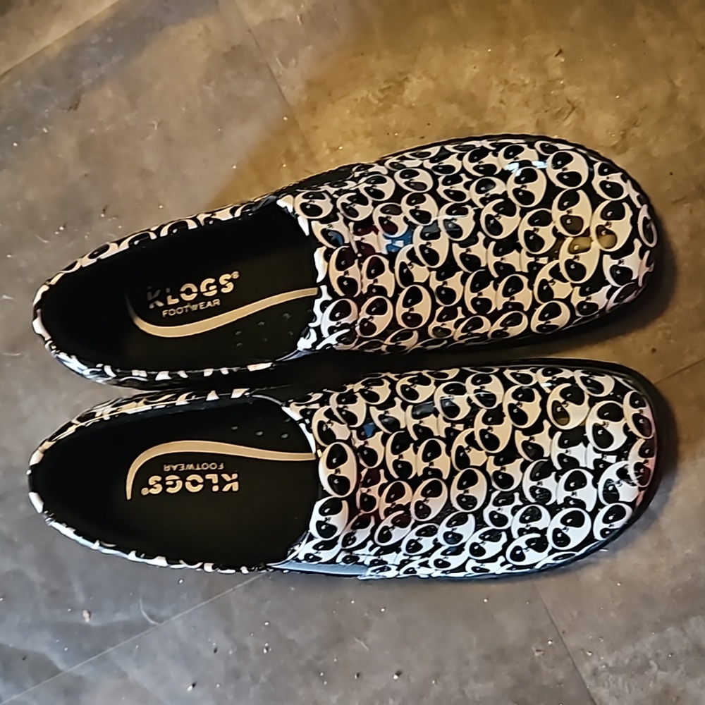 9 Wide Klogs shoes